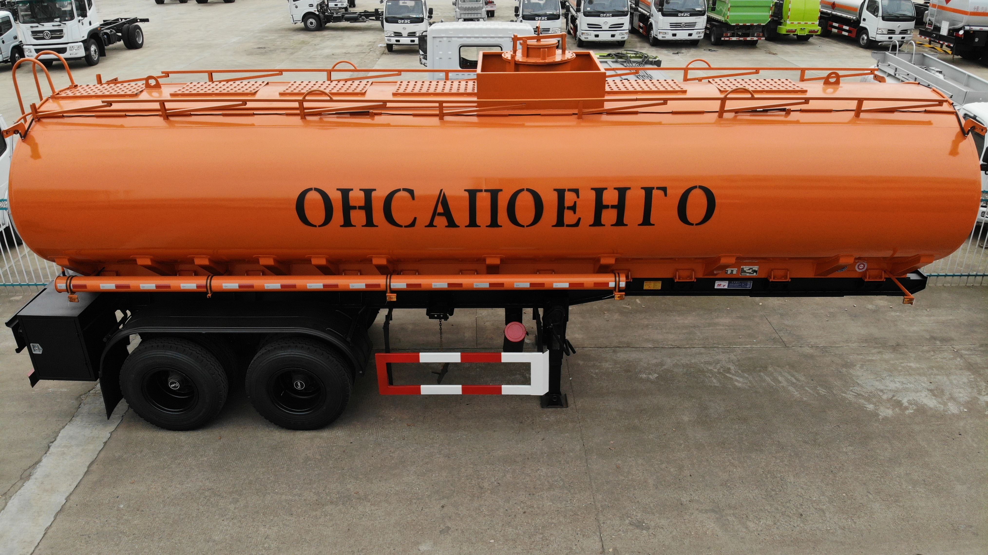 10臺外貿出口運油半掛車，10臺?；饭捃嚢l車交付客戶